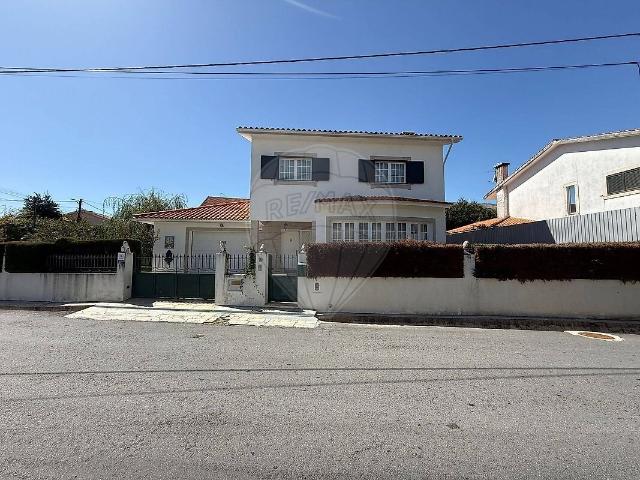 Moradia T3 à venda em Adoufe e Vilarinho de Samardã, Vila Real RE/MAX Portugal