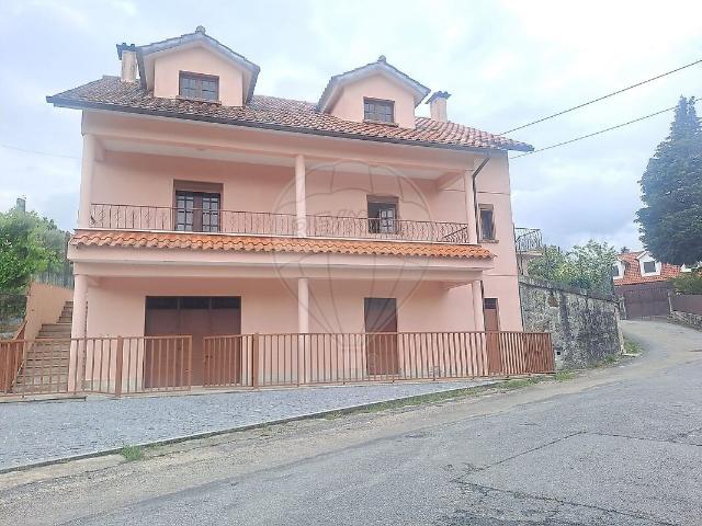 Moradia T3 à venda em Aguiã, Arcos de Valdevez RE/MAX Portugal