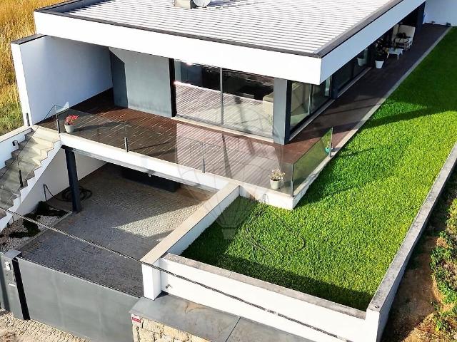 Moradia T3 à venda em Airó, Barcelos RE/MAX Portugal