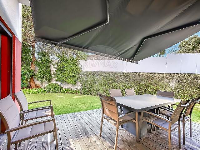Moradia T3 à venda em Alcabideche, Cascais RE/MAX Portugal