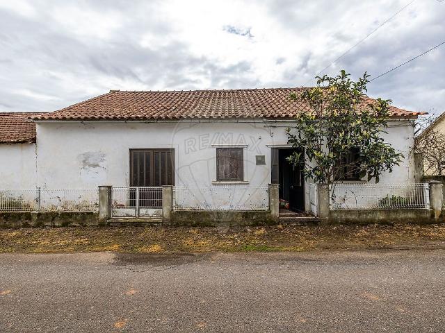 Moradia T3 à venda em Alcobaça