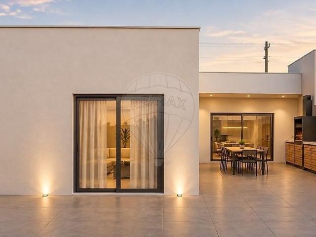 Moradia T3 à venda em Alcobaça e Vestiaria, Alcobaça RE/MAX Portugal