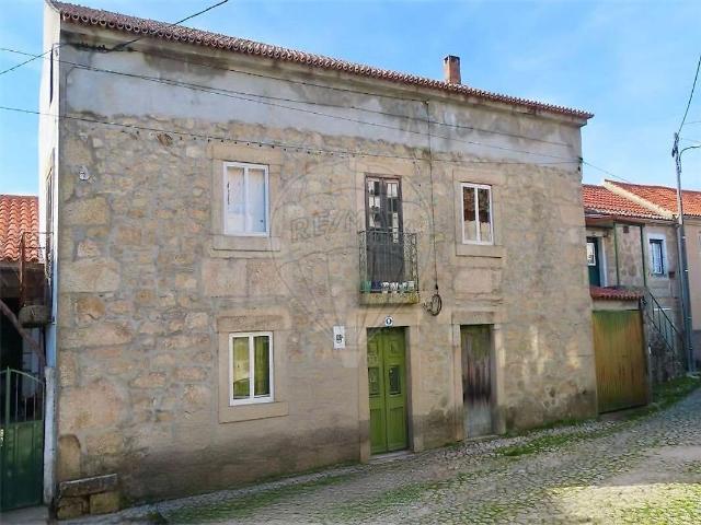 Moradia T3 à venda em Aldeia do Bispo, Águas e Aldeia de João Pires, Penamacor RE/MAX Portugal