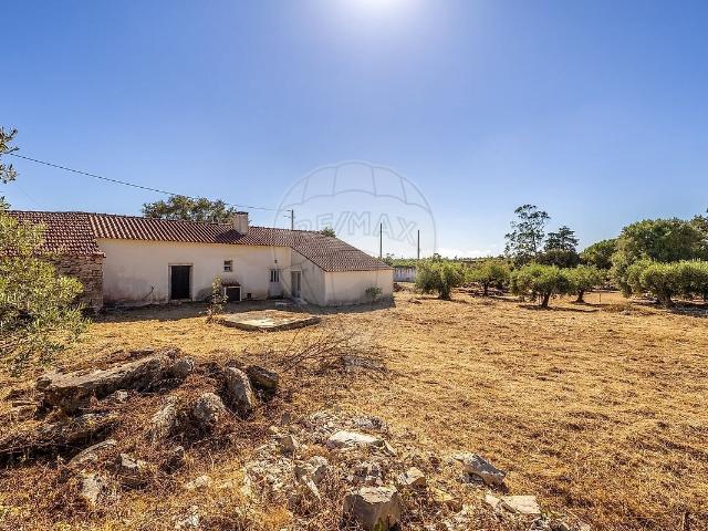 Moradia T3 à venda em Aljubarrota, Alcobaça RE/MAX Portugal