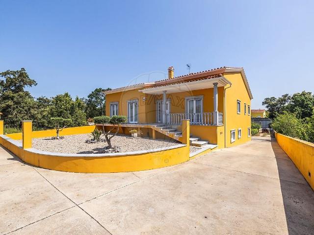 Moradia T3 à venda em Aljubarrota, Alcobaça RE/MAX Portugal