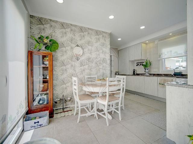 Moradia T3 à venda em Almargem do Bispo, Pêro Pinheiro e Montelavar, Sintra RE/MAX Portugal