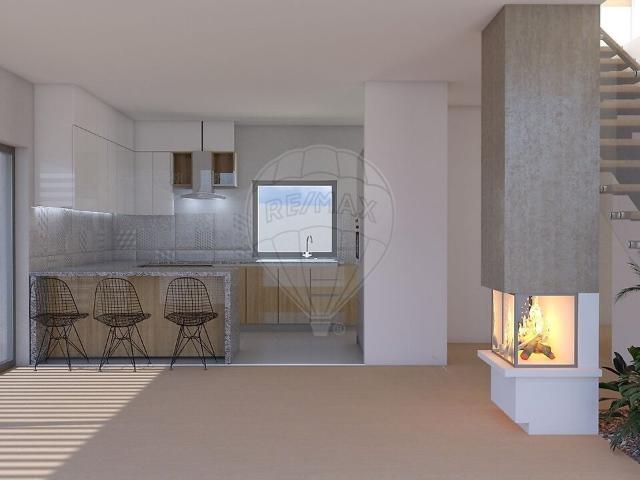 Moradia T3 à venda em Almargem do Bispo, Pêro Pinheiro e Montelavar, Sintra RE/MAX Portugal
