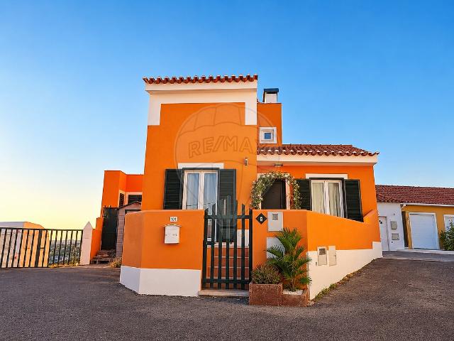 Moradia T3 à venda em Almargem do Bispo, Pêro Pinheiro e Montelavar, Sintra RE/MAX Portugal