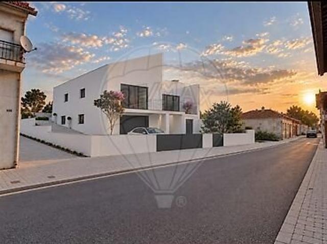 Moradia T3 à venda em Aradas, Aveiro RE/MAX Portugal