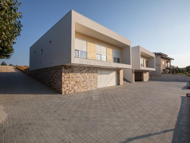 Moradia T3 à venda em Arcos e Mogofores, Anadia RE/MAX Portugal