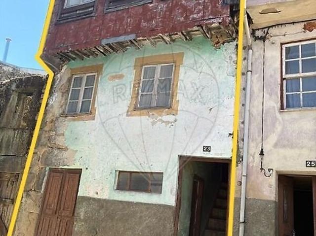 Moradia T3 à venda em Arcozelo, Gouveia RE/MAX Portugal