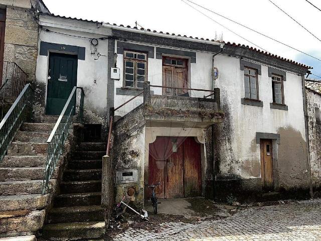 Moradia T3 à venda em Arcozelos, Moimenta da Beira RE/MAX Portugal