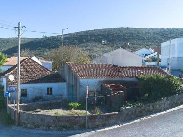Moradia T3 à venda em Arrimal e Mendiga, Porto de Mós RE/MAX Portugal