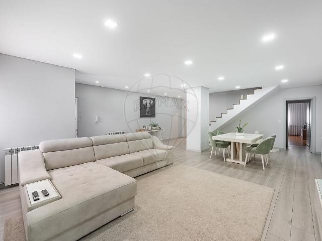 Moradia T3 à venda em Atães e Rendufe, Guimarães RE/MAX Portugal