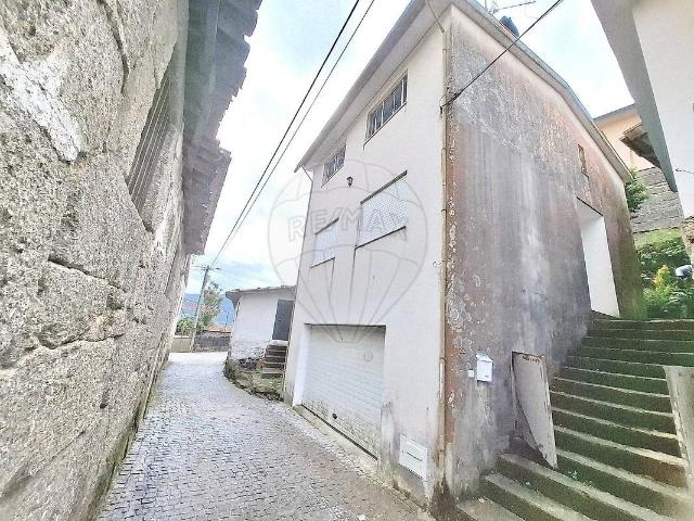 Moradia T3 à venda em Bouro Santa Maria, Amares RE/MAX Portugal