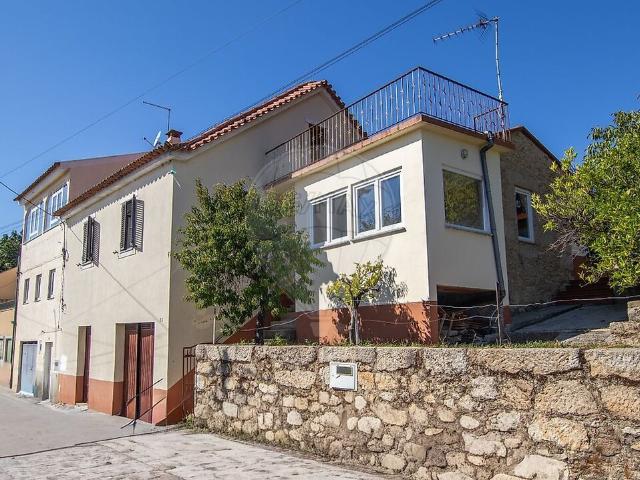 Moradia T3 à venda em Bobadela, Oliveira do Hospital RE/MAX Portugal