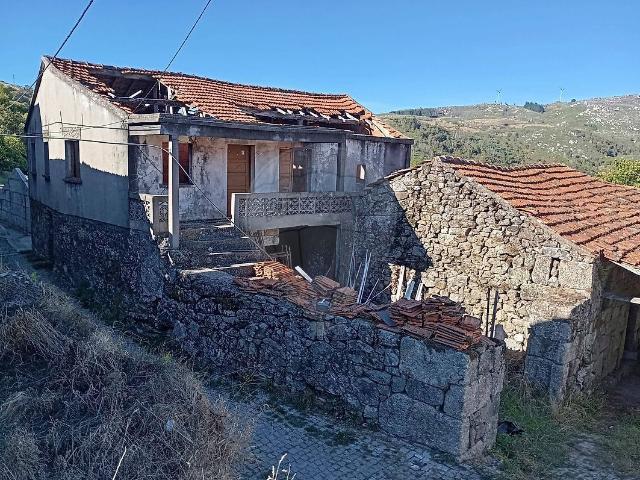 Moradia T3 à venda em Baião