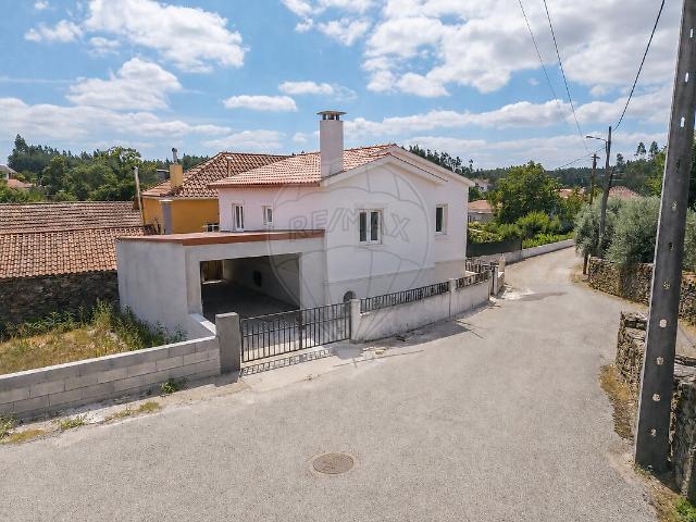 Moradia T3 à venda em Barreiro de Besteiros e Tourigo, Tondela RE/MAX Portugal