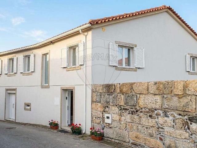 Moradia T3 à venda em Barreiro de Besteiros e Tourigo, Tondela RE/MAX Portugal