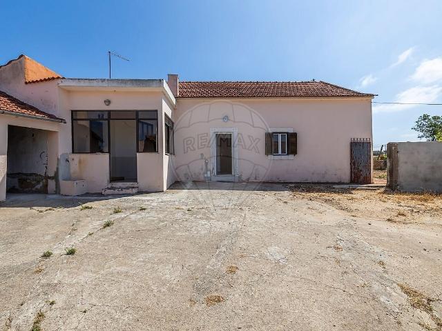 Moradia T3 à venda em Bárrio, Alcobaça RE/MAX Portugal