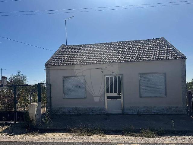 Moradia T3 à venda em Benfica do Ribatejo, Almeirim RE/MAX Portugal