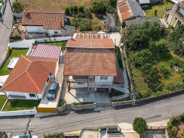 Moradia T3 à venda em Gondifelos, Cavalões e Outiz, Vila Nova de Famalicão RE/MAX Portugal