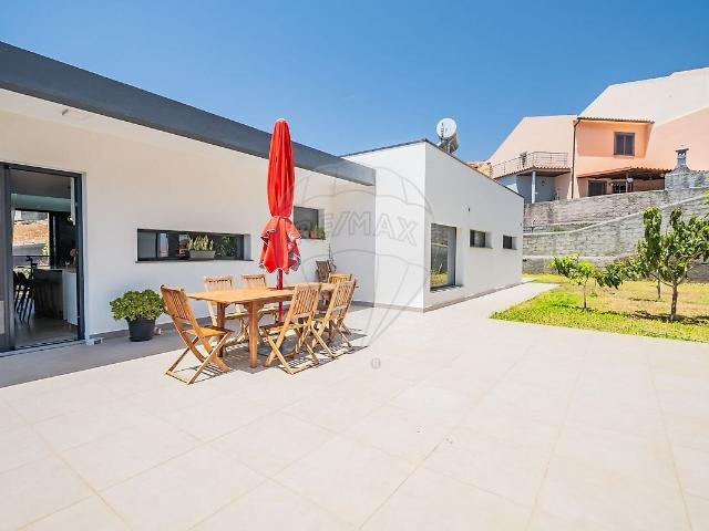 Moradia T3 à venda em Gaula, Santa Cruz RE/MAX Portugal