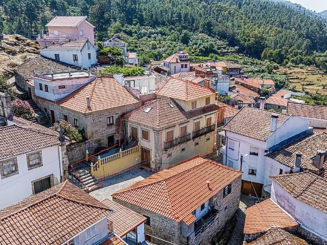 Moradia T3 à venda em Granja do Tedo, Tabuaço RE/MAX Portugal