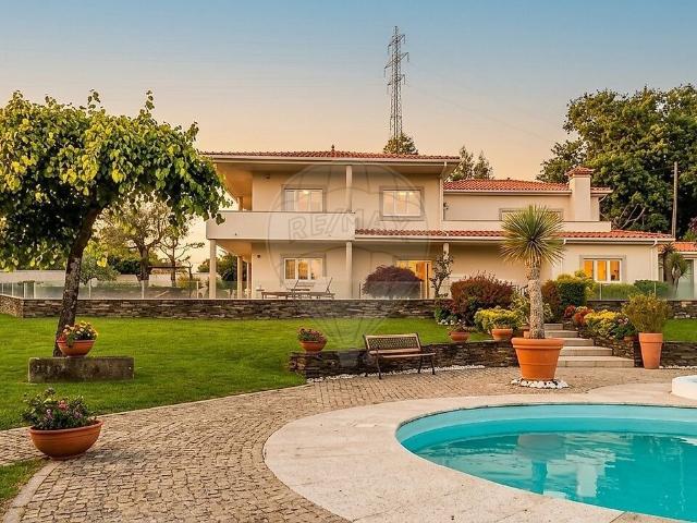 Moradia T3 à venda em Guardizela, Guimarães RE/MAX Portugal