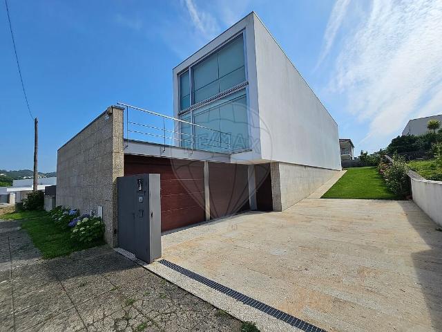 Moradia T3 à venda em Guilhadeses e Santar, Arcos de Valdevez RE/MAX Portugal