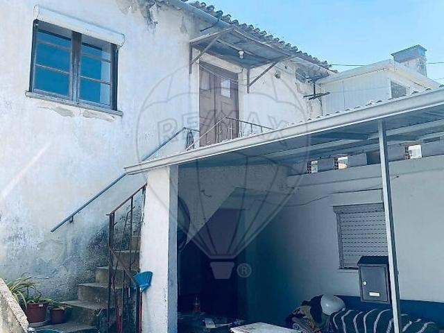 Moradia T3 à venda em Eiras e São Paulo de Frades, Coimbra RE/MAX Portugal