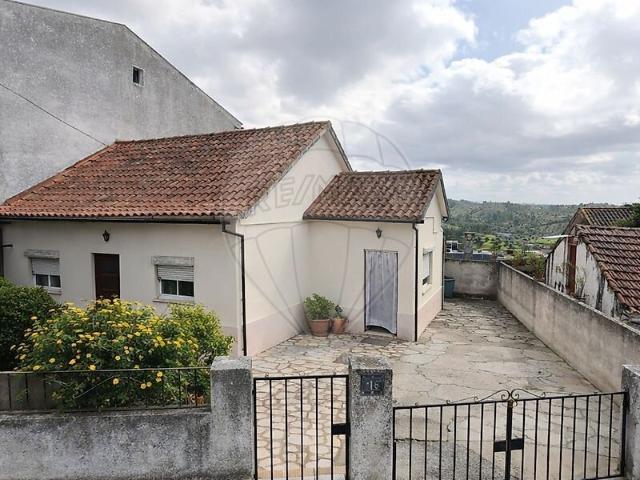 Moradia T3 à venda em Eiras e São Paulo de Frades, Coimbra RE/MAX Portugal