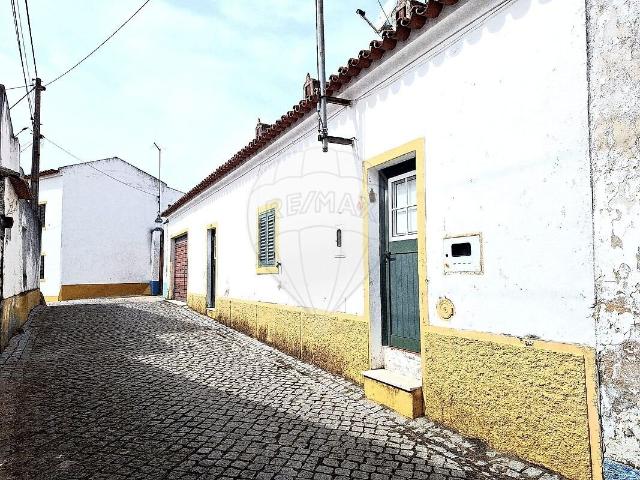 Moradia T3 à venda em Ervedal, Avis RE/MAX Portugal