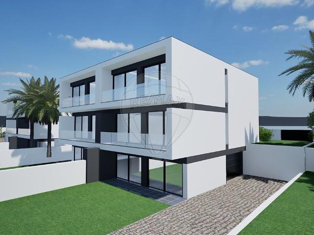 Moradia T3 à venda em Estorãos, Fafe RE/MAX Portugal