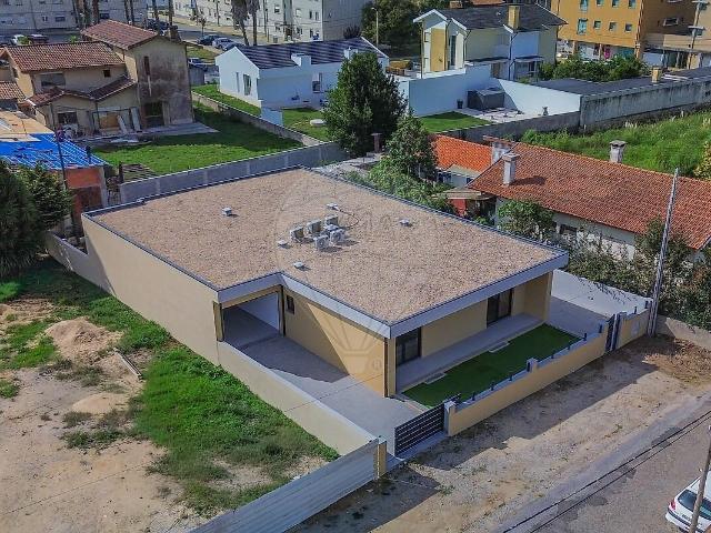 Moradia T3 à venda em Esmoriz, Ovar RE/MAX Portugal