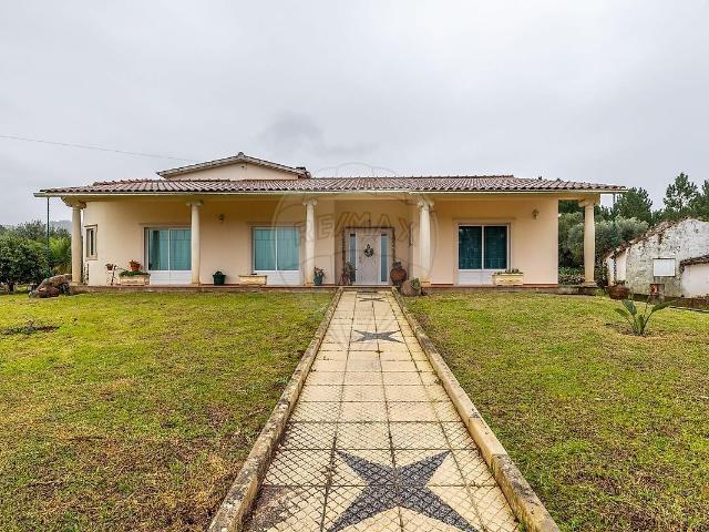 Moradia T3 à venda em Évora de Alcobaça, Alcobaça RE/MAX Portugal