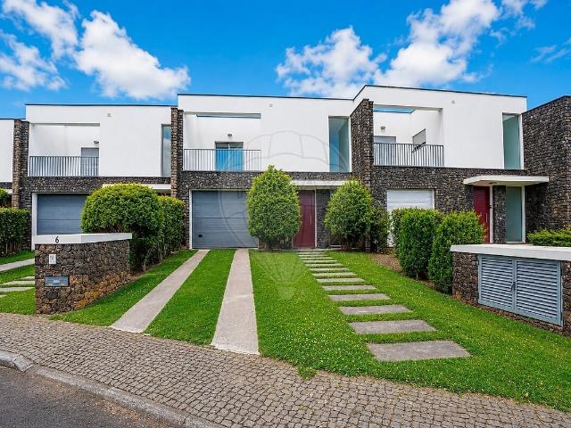Moradia T3 à venda em Fonte do Bastardo, Praia da Vitória RE/MAX Portugal