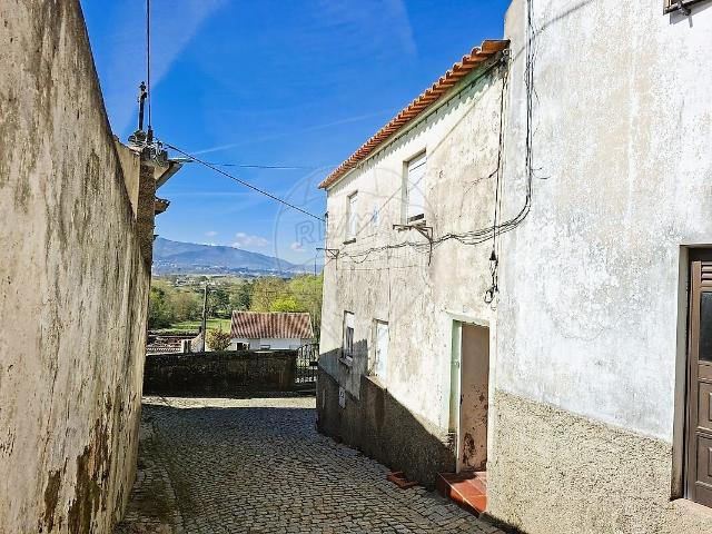 Moradia T3 à venda em Fatela, Fundão RE/MAX Portugal