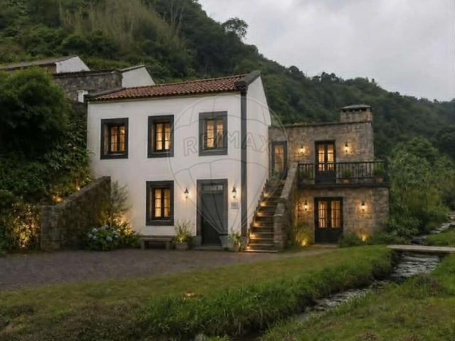 Moradia T3 à venda em Faial da Terra, Povoação RE/MAX Portugal