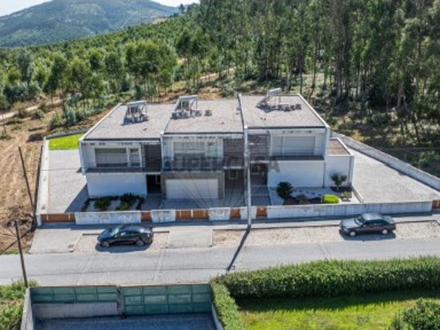Moradia T3 à venda em Felgueiras
