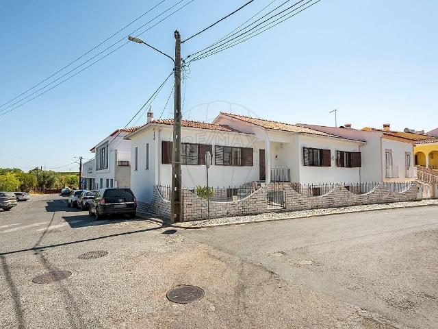 Moradia T3 à venda em Ferreira do Alentejo e Canhestros, Ferreira do Alentejo RE/MAX Portugal