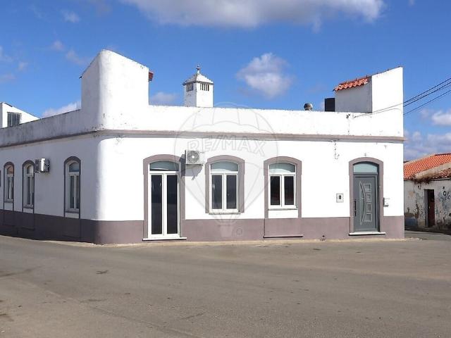 Moradia T3 à venda em Figueira dos Cavaleiros, Ferreira do Alentejo RE/MAX Portugal