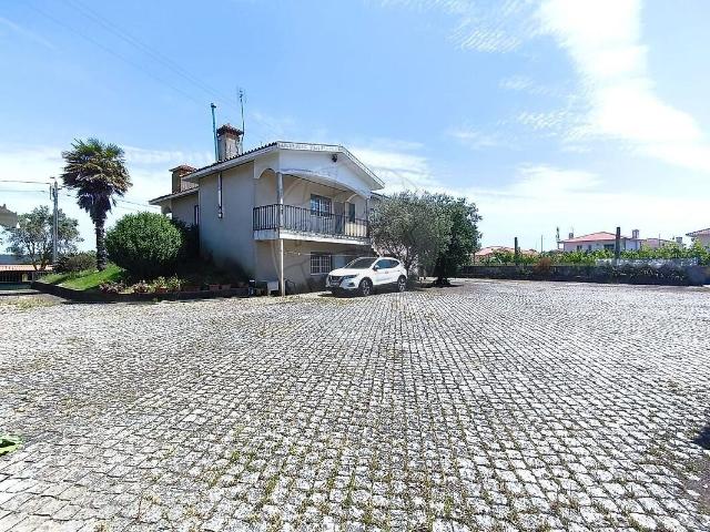 Moradia T3 à venda em Fradelos, Vila Nova de Famalicão RE/MAX Portugal