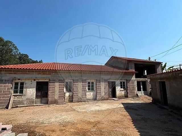 Moradia T3 à venda em Freiriz, Vila Verde RE/MAX Portugal