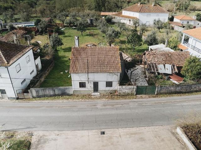 Moradia T3 à venda em Freixianda, Ribeira do Fárrio e Formigais, Ourém RE/MAX Portugal