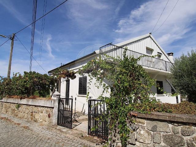 Moradia T3 à venda em Fundão, Valverde, Donas, Aldeia de Joanes e Aldeia Nova do Cabo, Fundão RE/MAX Portugal
