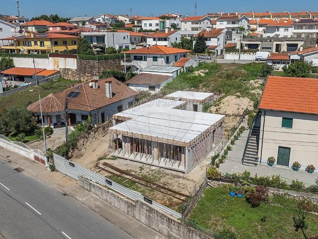 Moradia T3 à venda em Idães, Felgueiras RE/MAX Portugal