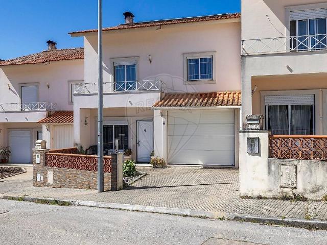 Moradia T3 à venda em Juncal, Porto de Mós RE/MAX Portugal