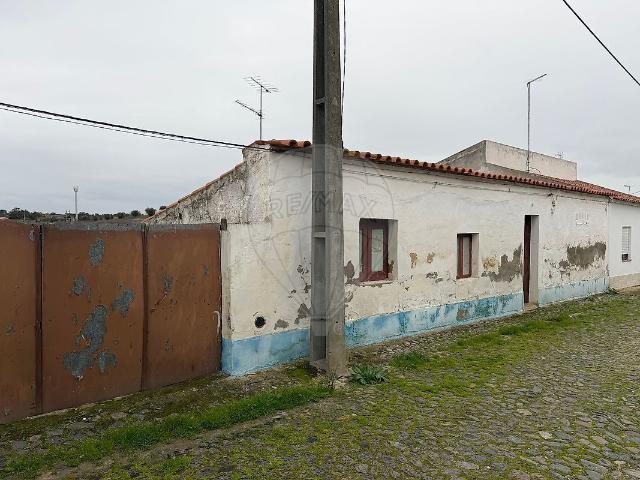 Moradia T3 à venda em Odivelas, Ferreira do Alentejo RE/MAX Portugal