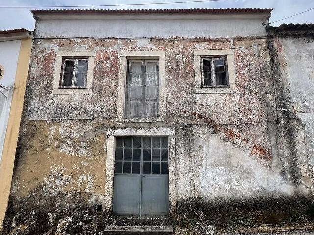 Moradia T3 à venda em Olaia e Paço, Torres Novas RE/MAX Portugal